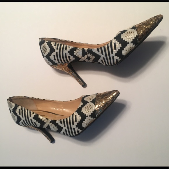 💎J. Renee black/off white pump w/gold toe & heel - Picture 3 of 8